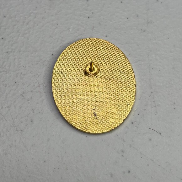 Harbour Lights Collectors Society Pin 2000 Gold-Tone Vintage Oval Design - Picture 3 of 4